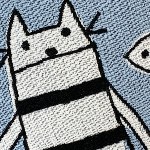 Alternative view of Serviette de gazeR CAT IN NY couleur B(bleu)